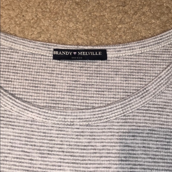 Brandy Melville tee one size - Picture 2 of 4